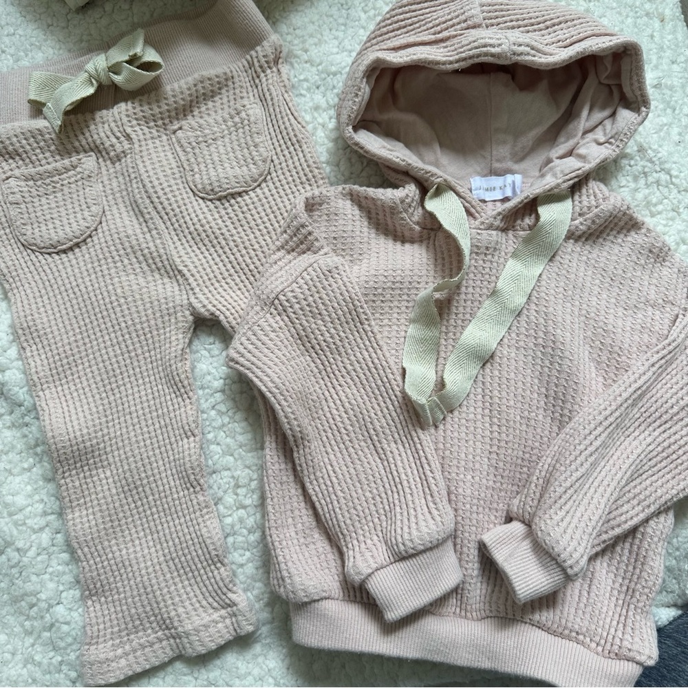 Jamie Kay Outfit